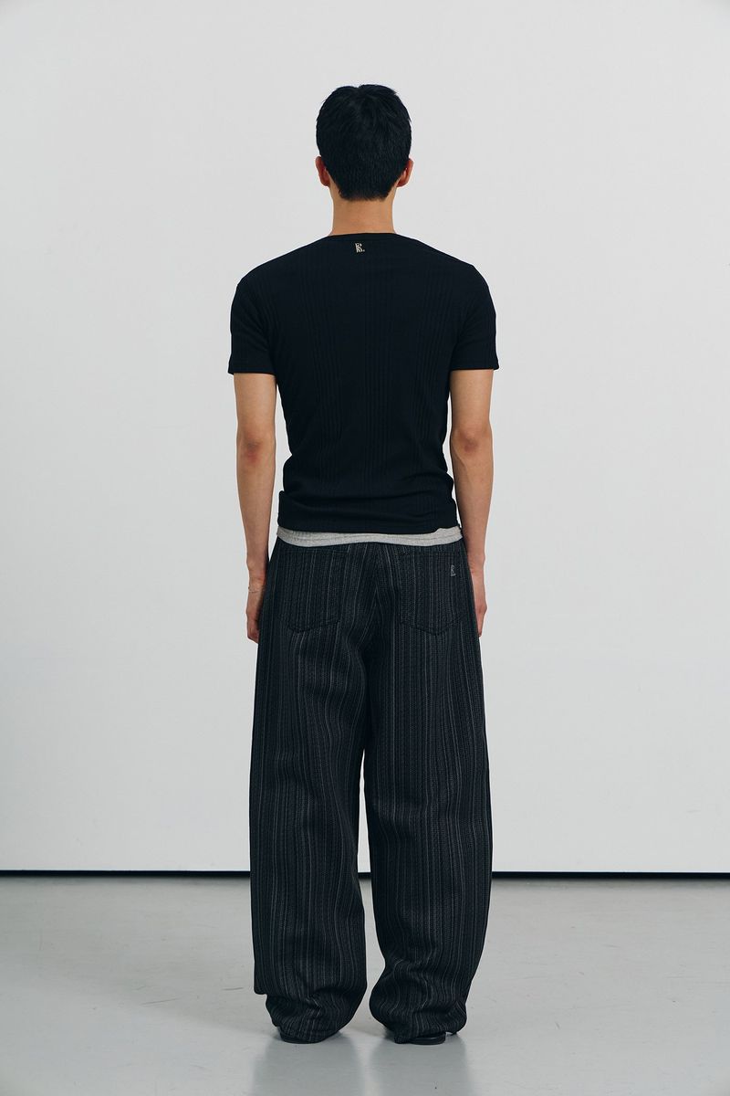 Need stripe wide denim pants(Black)