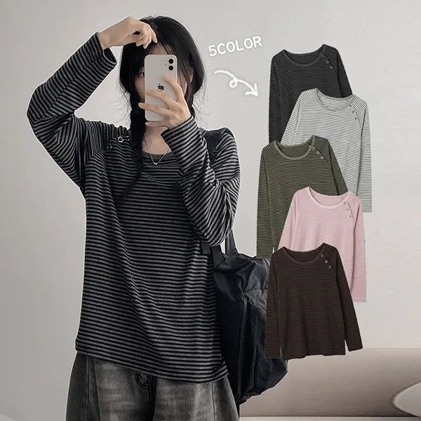 hijjoo（ハイチュー）の「Conti Striped Asymmetrical Snap Long Sleeve T-Shirt (5 colors)（Tops）」
