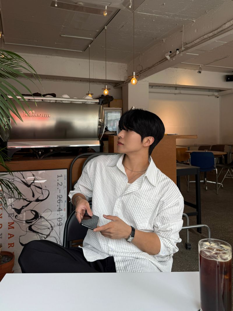 Cove embossed stripe shirt
