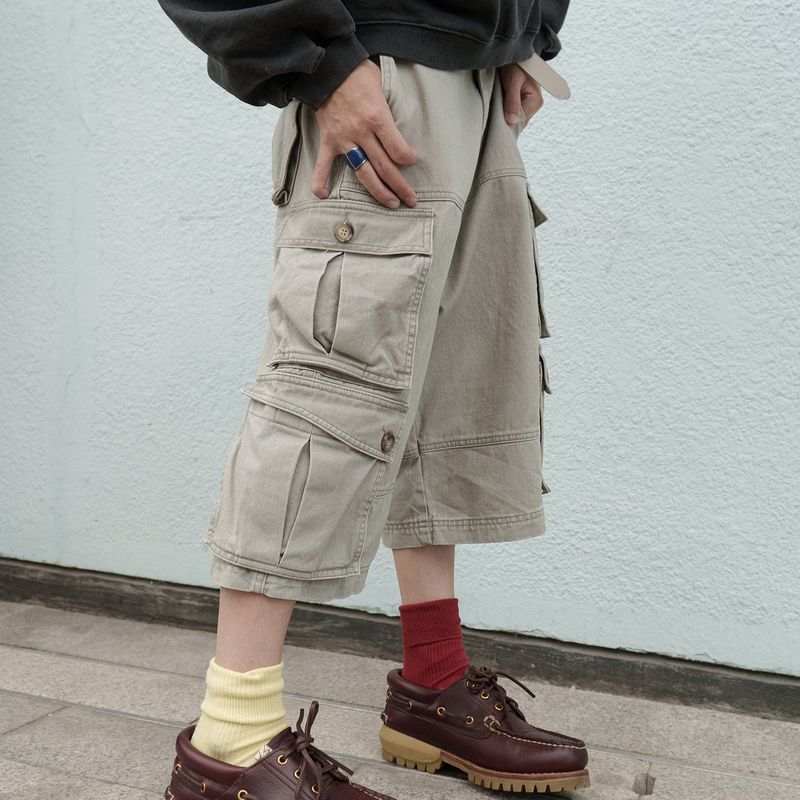 Wanderer cargo bermuda pants / Cement gray
