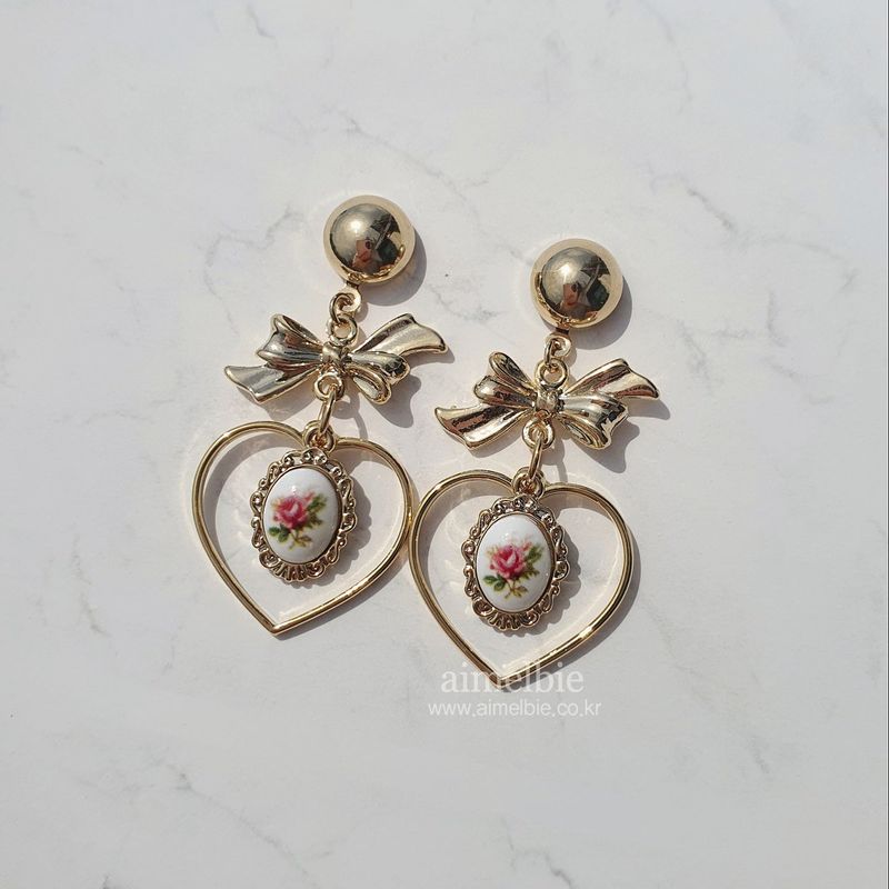 Vintage Rose Garden Earring - Heart Version