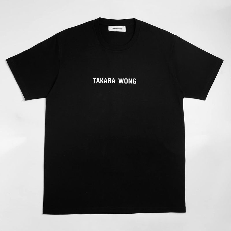 TAKARA WONG（タカラウォン）の「BLACK LOGO TSHIRT（Tops）」