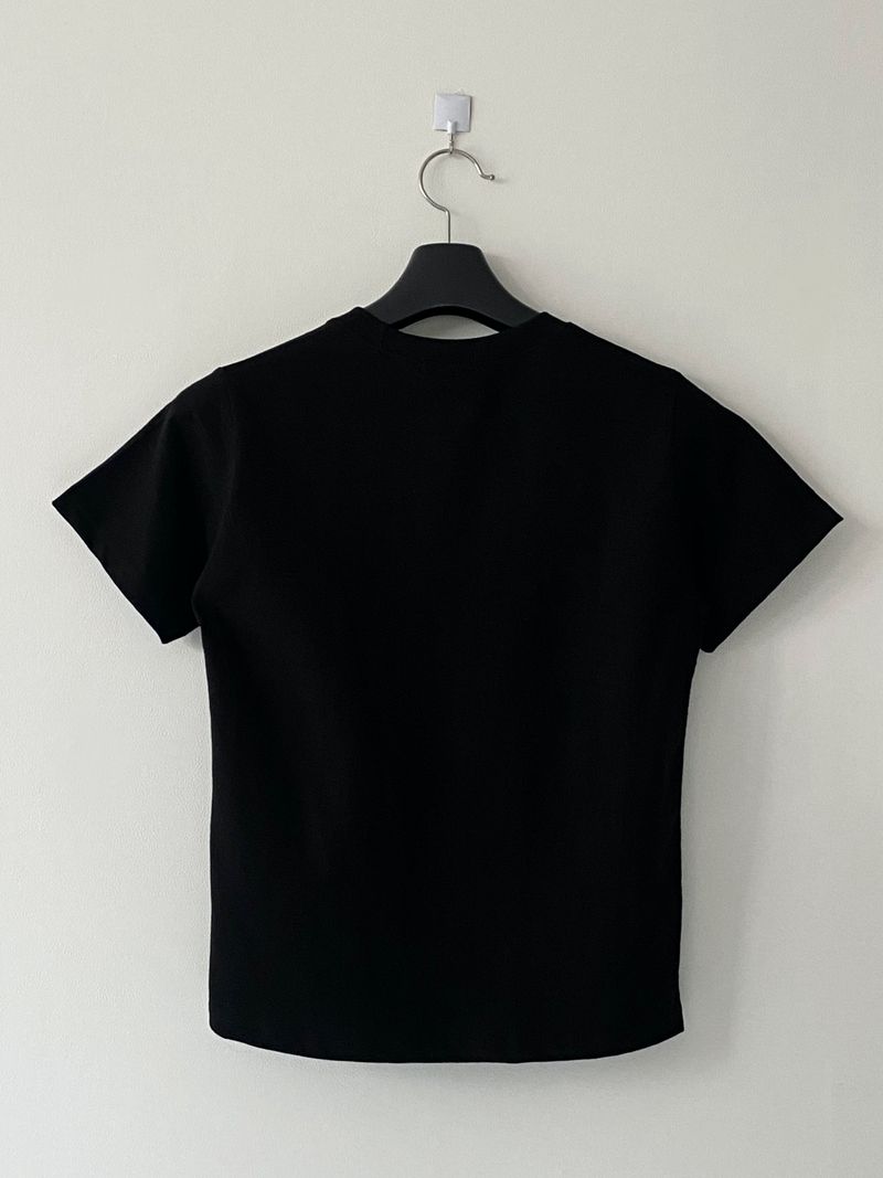 Instantaneous basic t-shirt