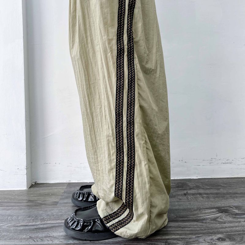 Crumpled Texture Line-Detail Pants