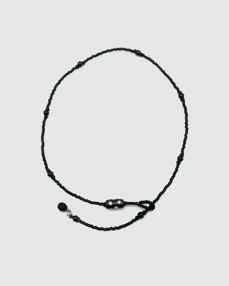 Dot necklace (black)