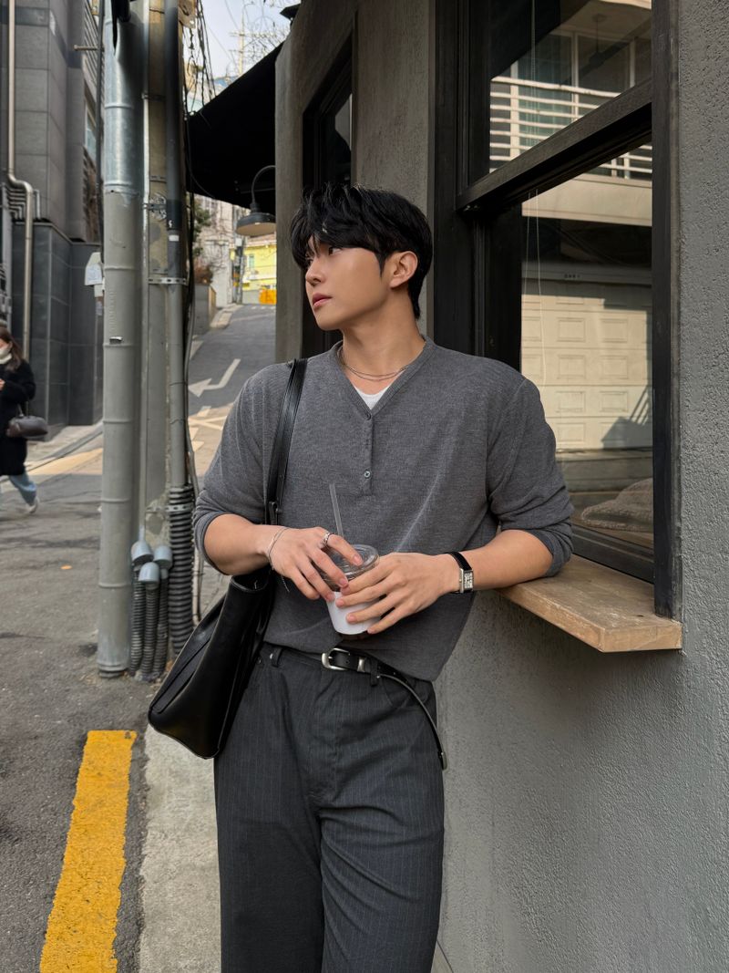 Port button layered knitwear