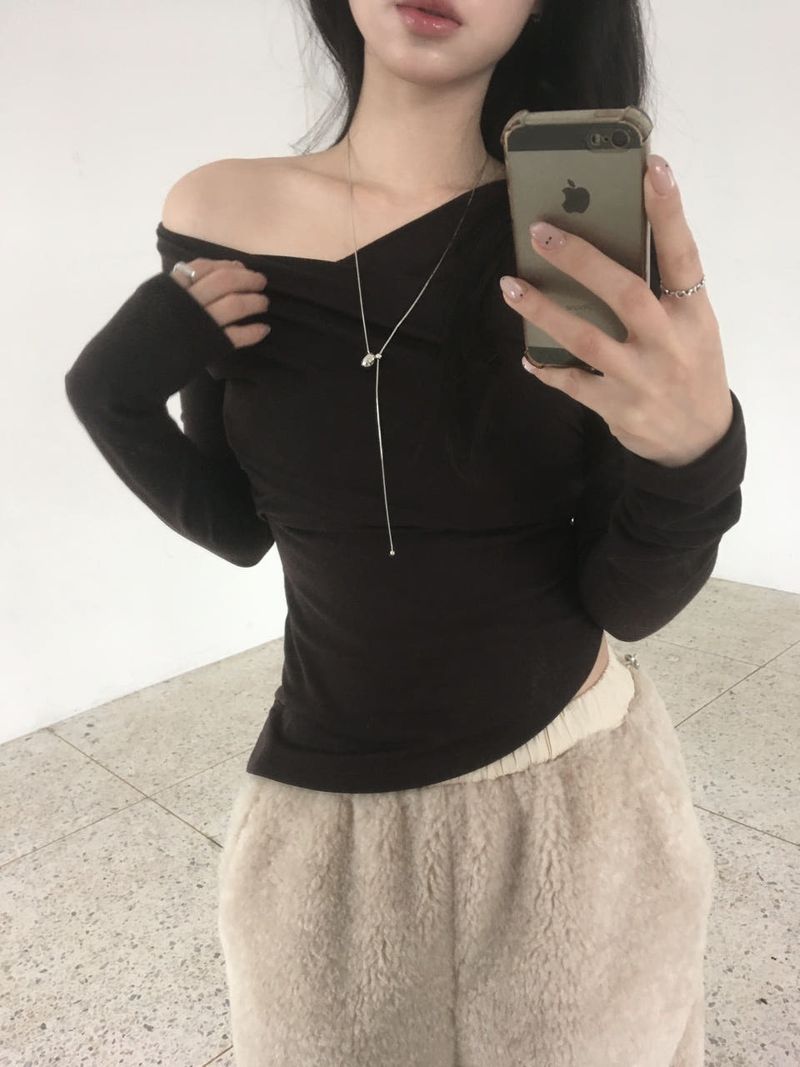 moroi(モロイ)の「グローシャーリングT(トップス)」