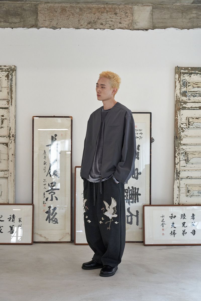 CRANE EMB. H-T SWEAT PANTS (Charcoal)