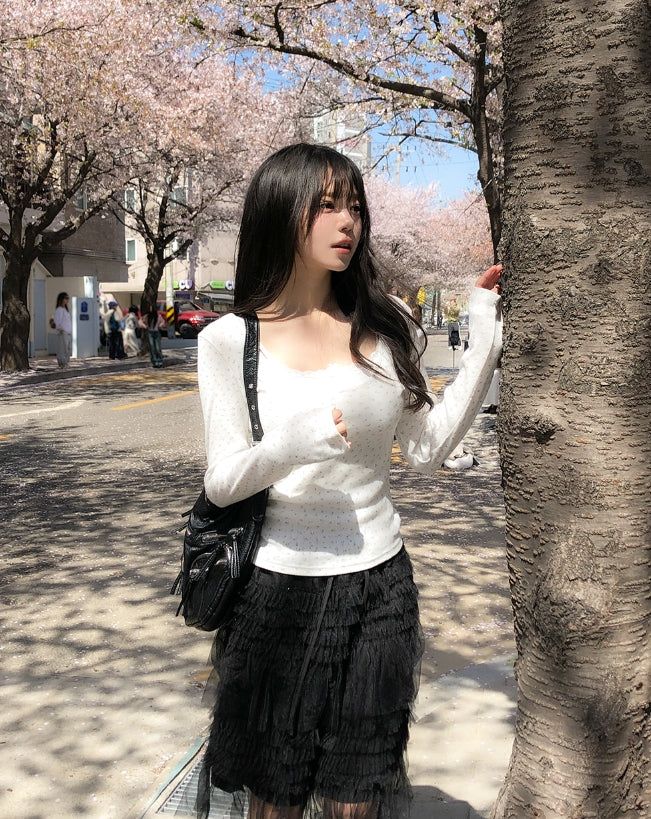 ULAN(ユレン)の「Titi Flower Deep U-Neck Long Sleeve(Tops)」