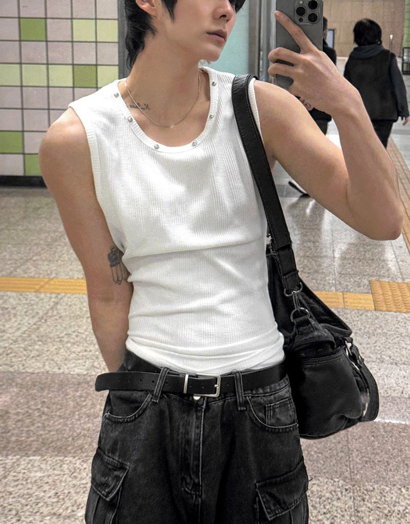 Cosyharu studded sleeveless top