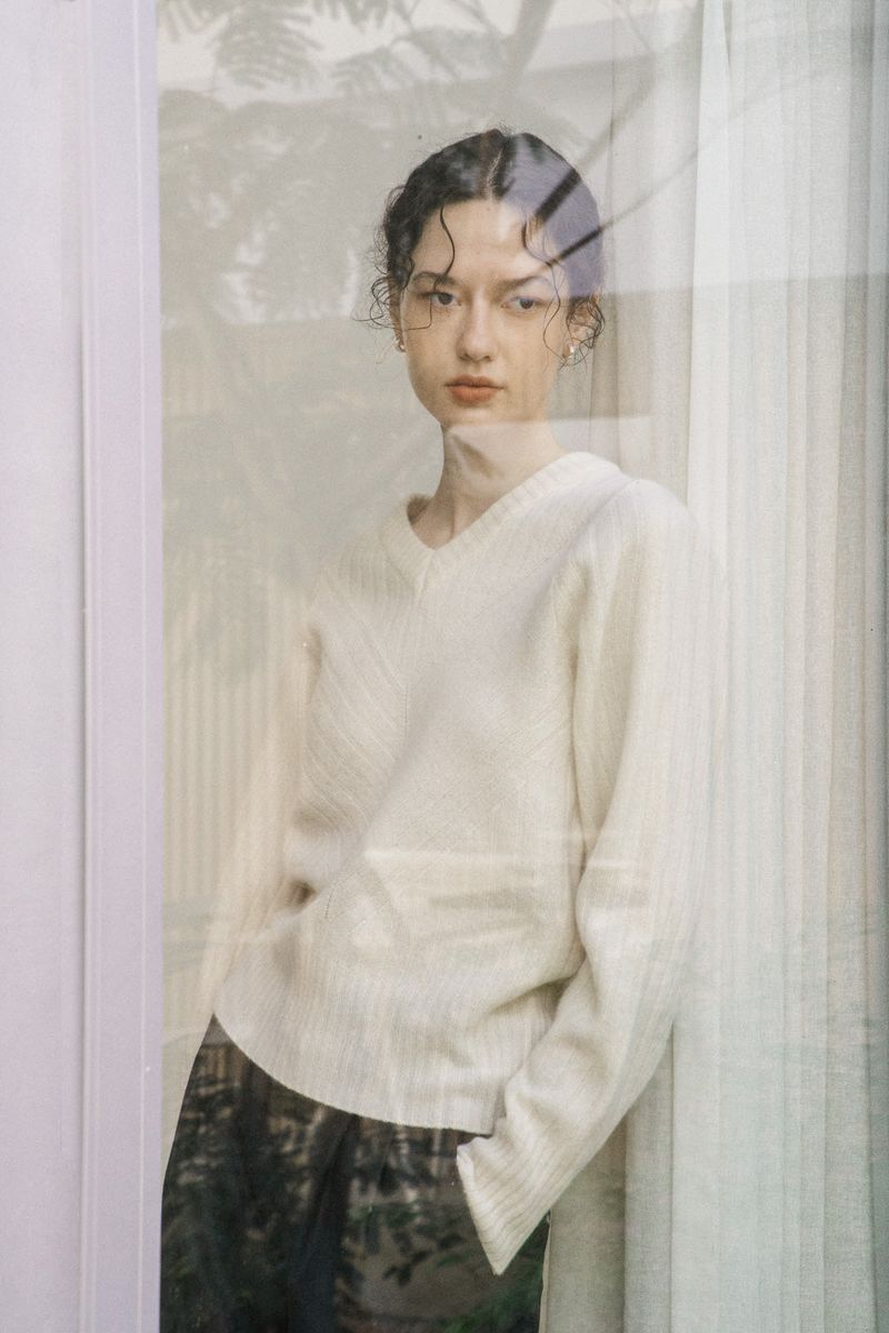 cle(クレ)の「RIBBED V-KNIT TOP_IVORY(Tops)」