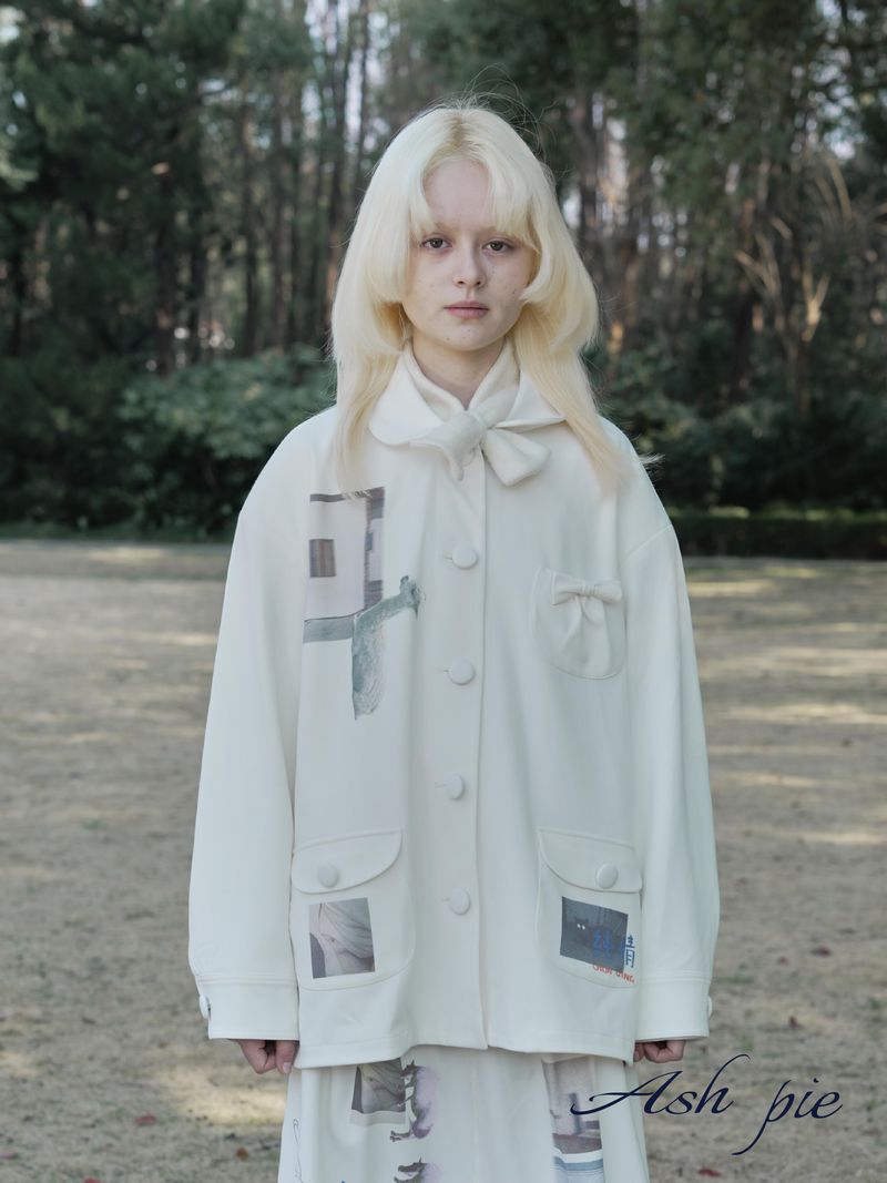 AW25 Loose coat with doll collar