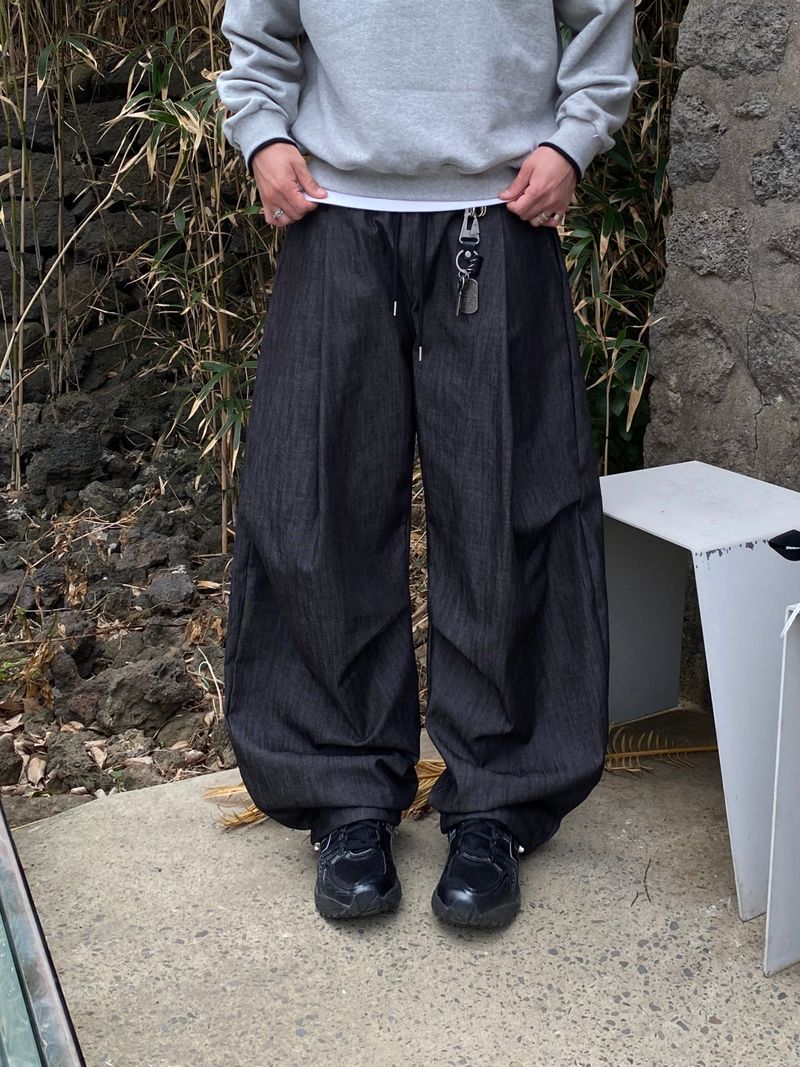 SSROOM(エスエスルーム)の「Duff Pintuck Curved Pants 2C(Pants)」