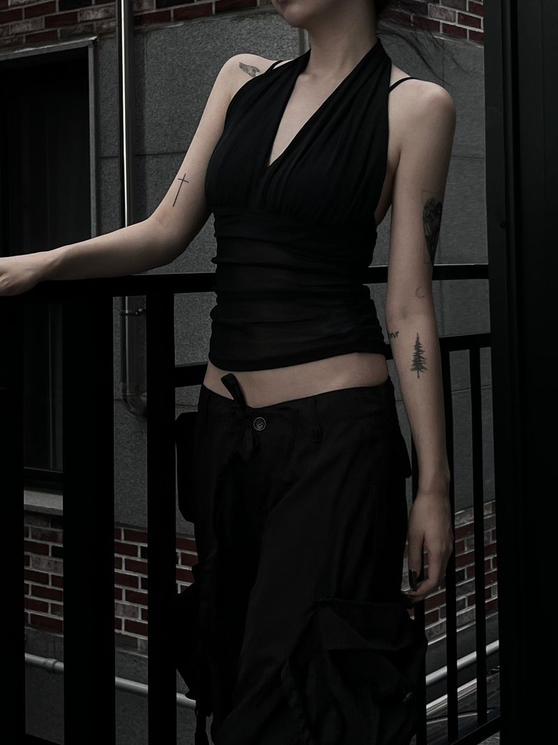 URBAN UNIQUE（アーバンユニーク）の「halterneck mesh shirring top（Tops）」
