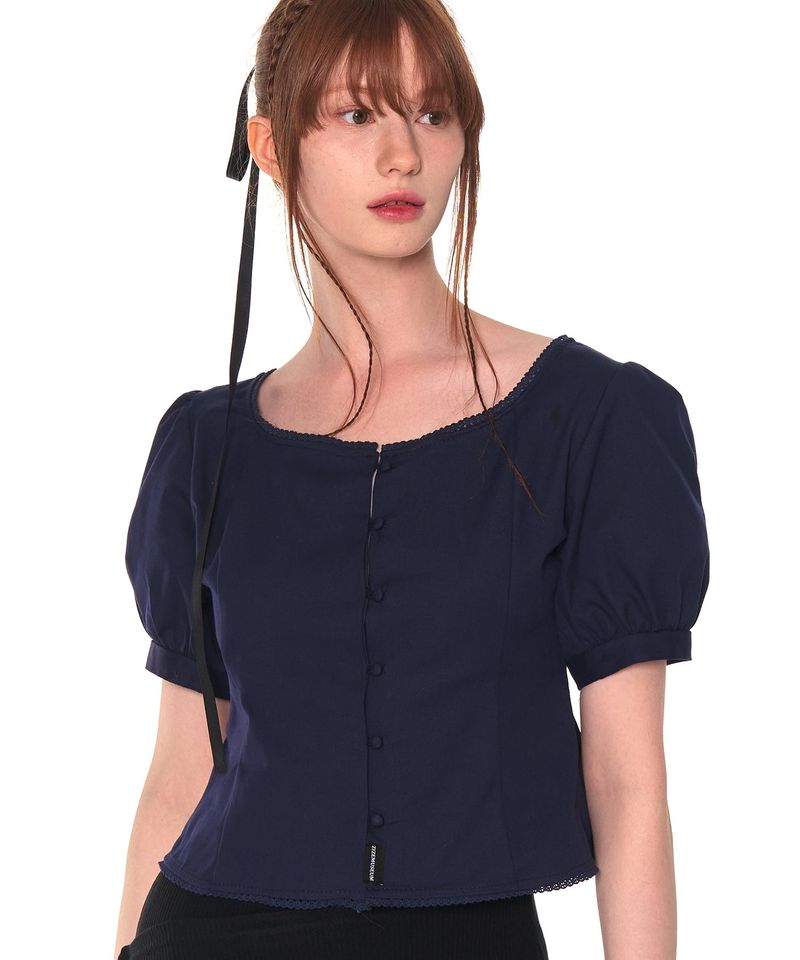 ZIZEMUSEUM（ジゼミュージアム）の「PUFF BUTTON BLOUSE (NAVY)（Tops）」