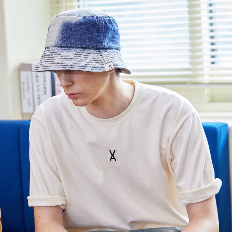 VA 3D Logo T-Shirts / Cream