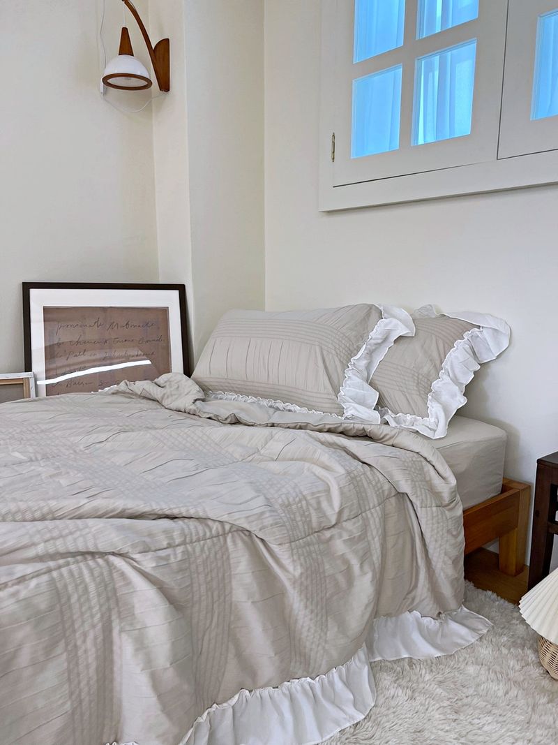 Cozy.Full（コージーフル）の「シャーリングラッフルサマーコンフォーターセット - Oatmeal beige - Q（インテリア）」