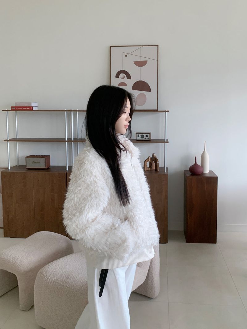 Luv Snowy Collar Fur Zip-Up Jacket
