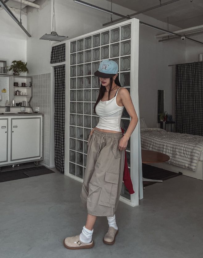 Bulky Pintuck Cargo Bermuda Pants