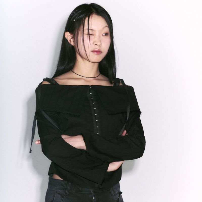 GYEOL（ギョル）の「 hook off shoulder blouse [black]（Tops）」