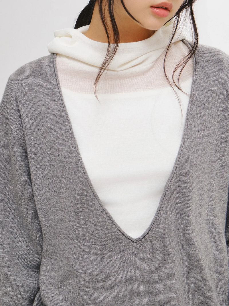 DEEP V-NECK LOOSE FIT KNIT PULLOVER