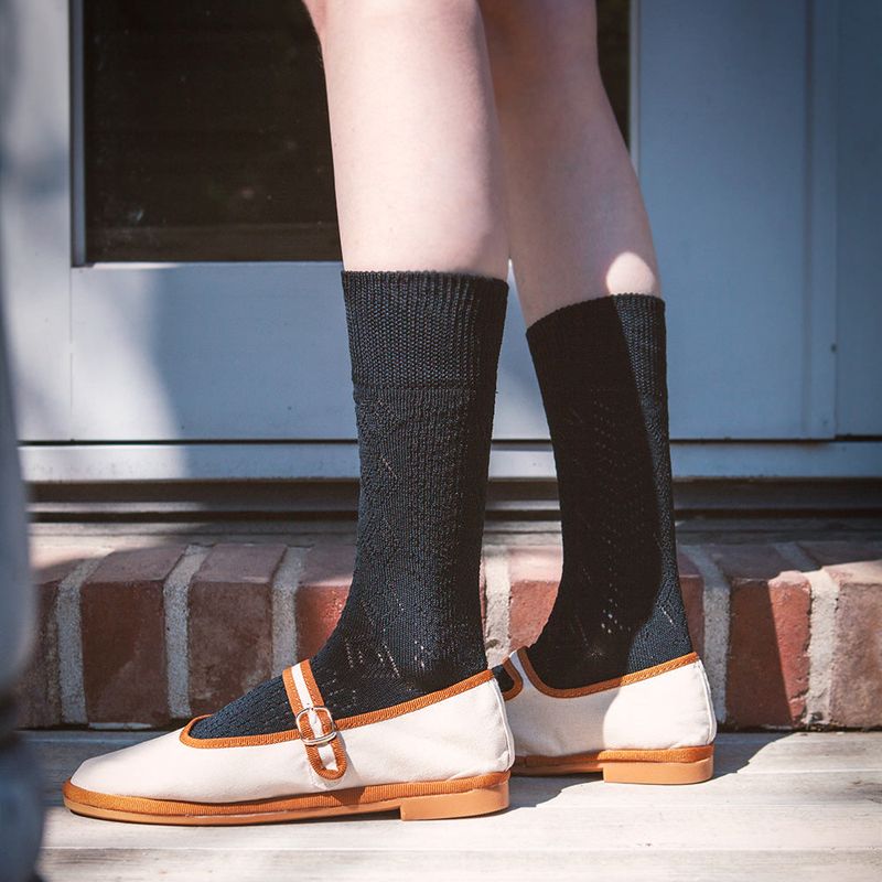 Lumy, ver venit : jet black