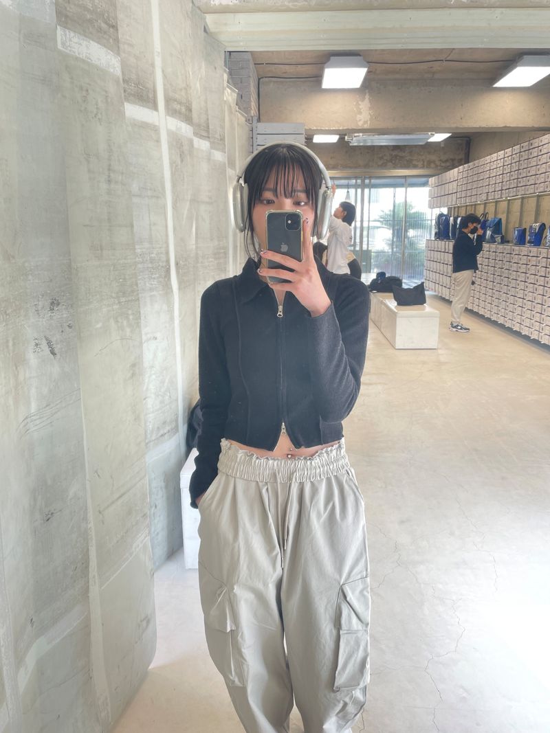 Toy two tuck zip up