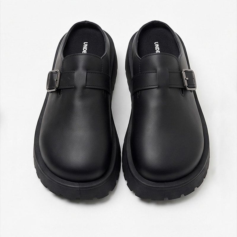 Buckle Round-Toe Clogs Black