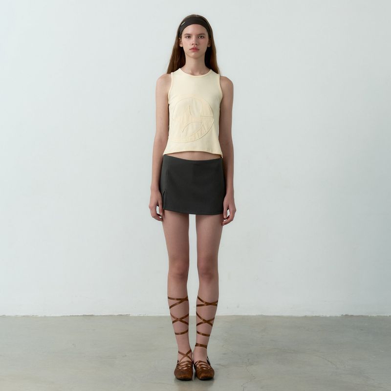 GIGAL GG SLEEVELESS TOP