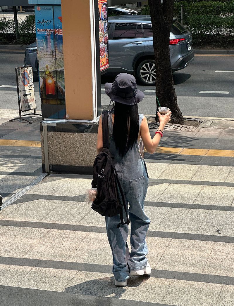 Patch strap safari hat