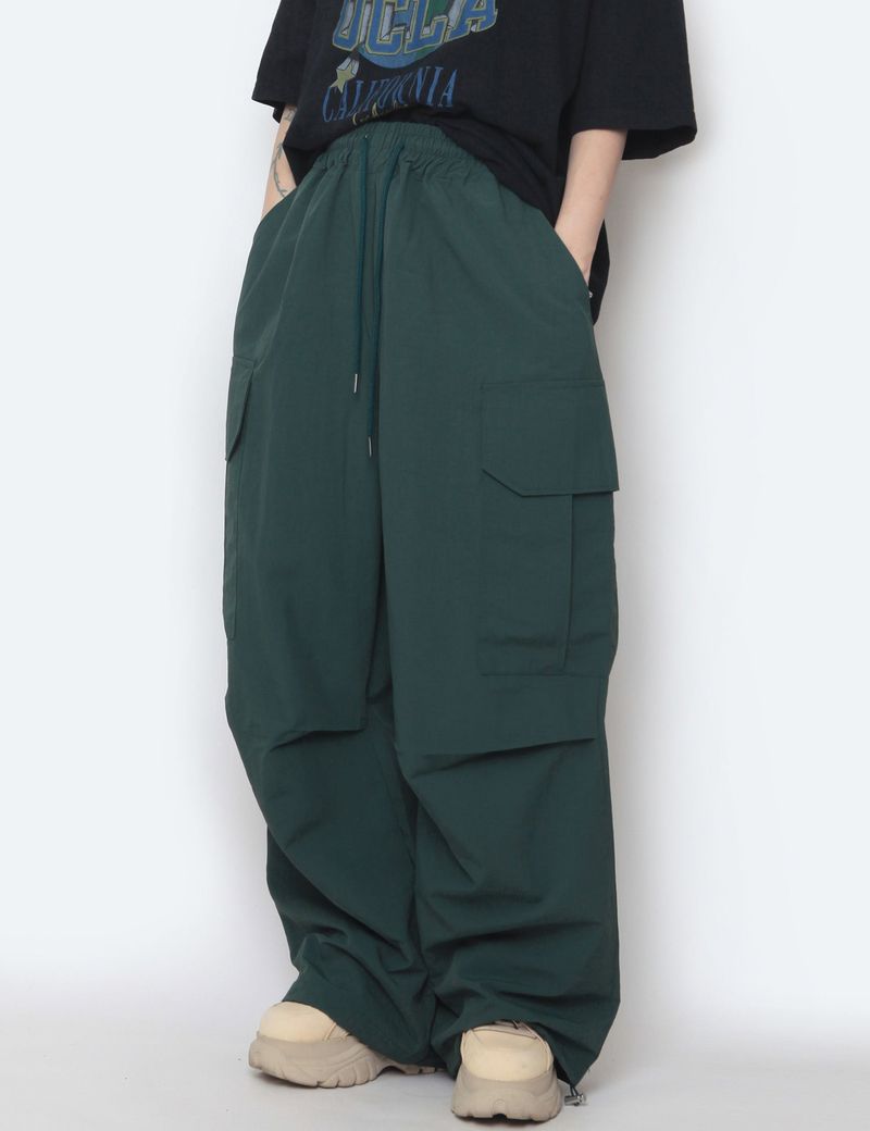 nutellike(ヌテールライク)の「Solid Big Pocket Cargo Pants(Pants)」