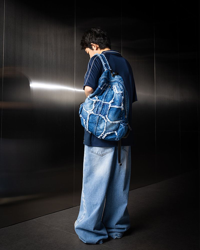 Washed Denim Turtle Backpack (Blue)