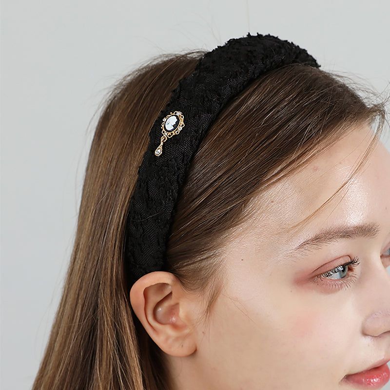 cattline(カトリーヌ)の「Antic Tweed HairBand Black Gold(Hair Accessories)」