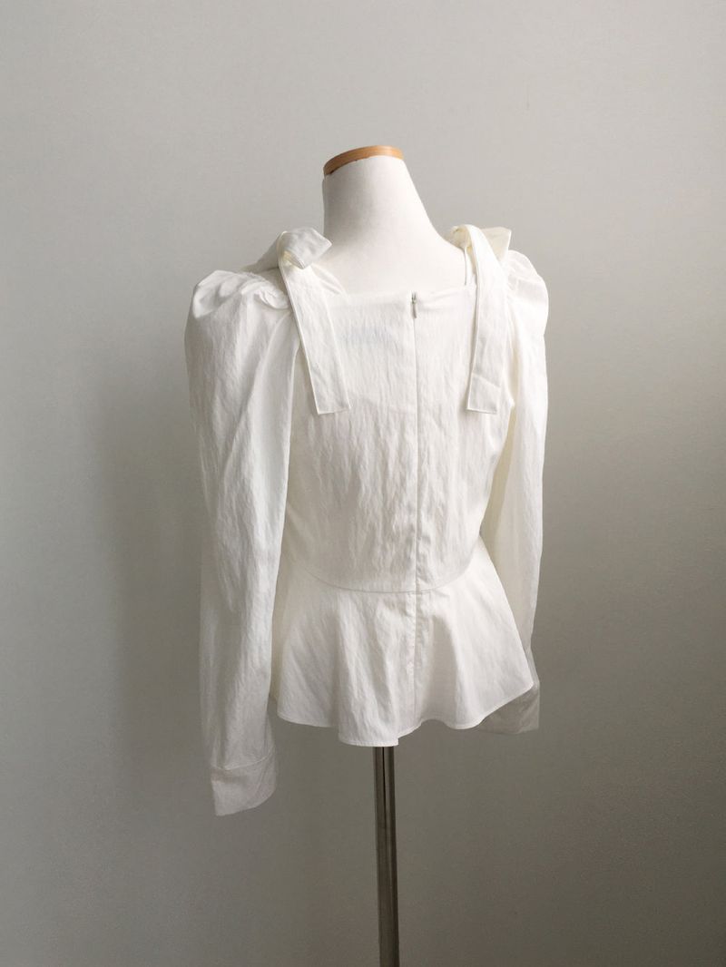 Ribbon wrap blouse