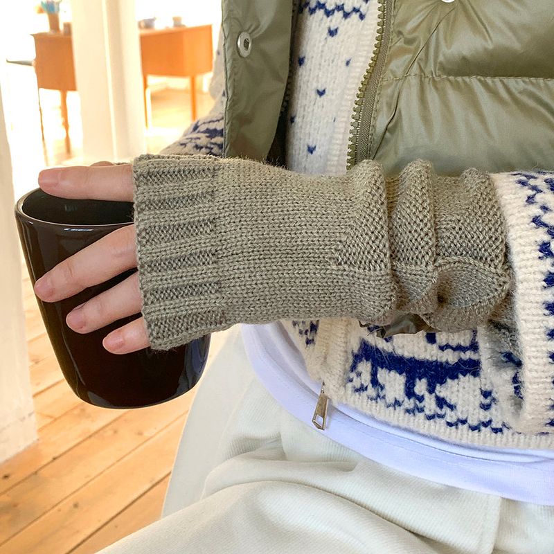 Libo Wrinkle Shirring Knit Hand Warmer