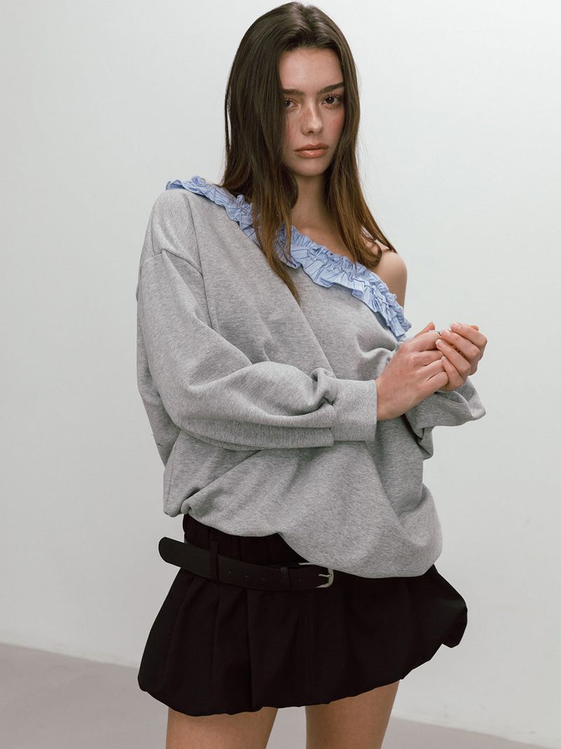 FRILL OFF SHOULDER SWEATSHIRT / BUTTER