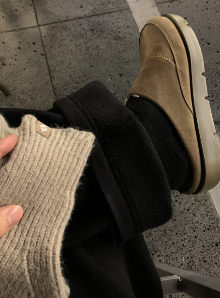 Vicai Alex Boa Tall Ugg Slippers