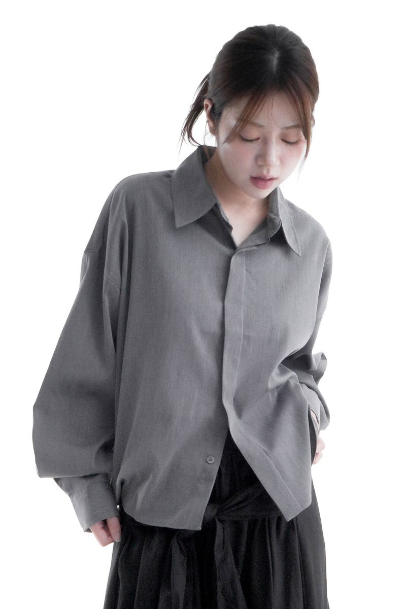  HIDDEN BUTTON CROP SHIRT