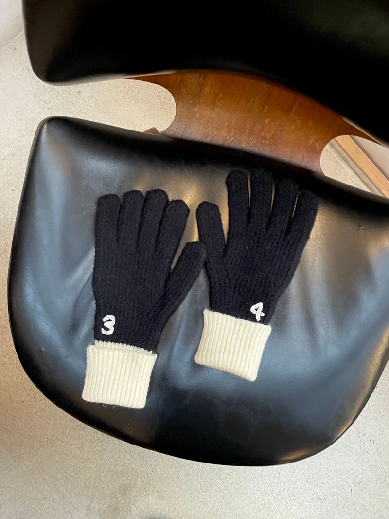 CUSTOM INITIAL TWO-TONE GLOVES