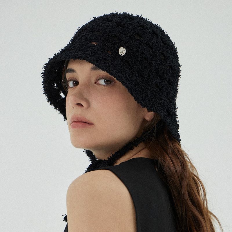 VA Curved Oval Metal Knit Punching Bucket Hat / Black