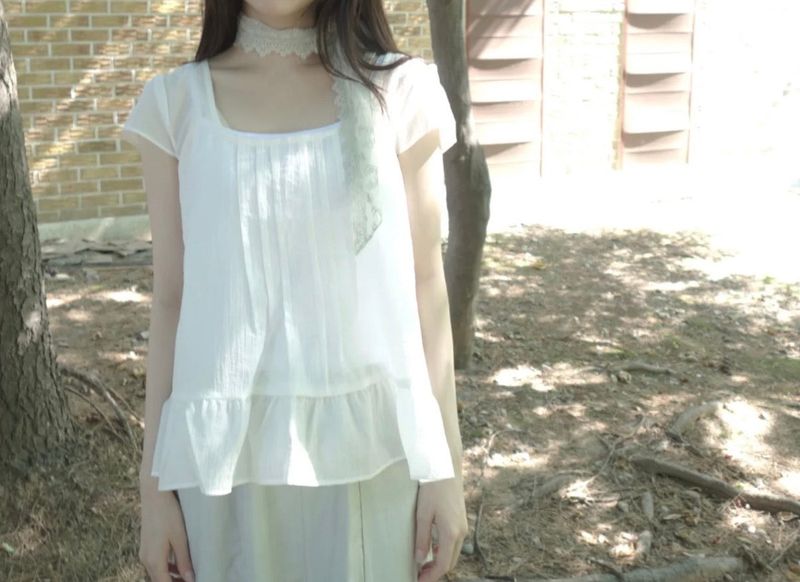 note blouse