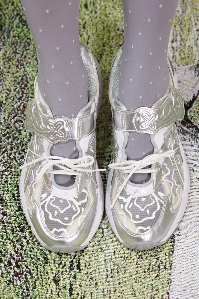 icy gray sugar dot tights