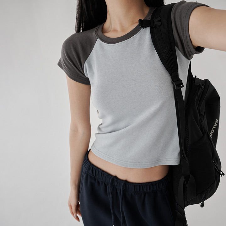 blitti（ブリッティ）の「[Cheibin] ラグラン キャップスリーブ クロップTシャツ 3カラー（トップス）」