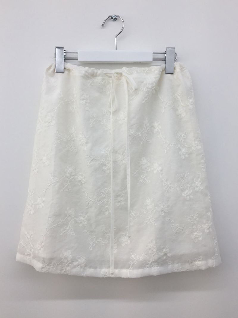 Flower applique skirt (1color)