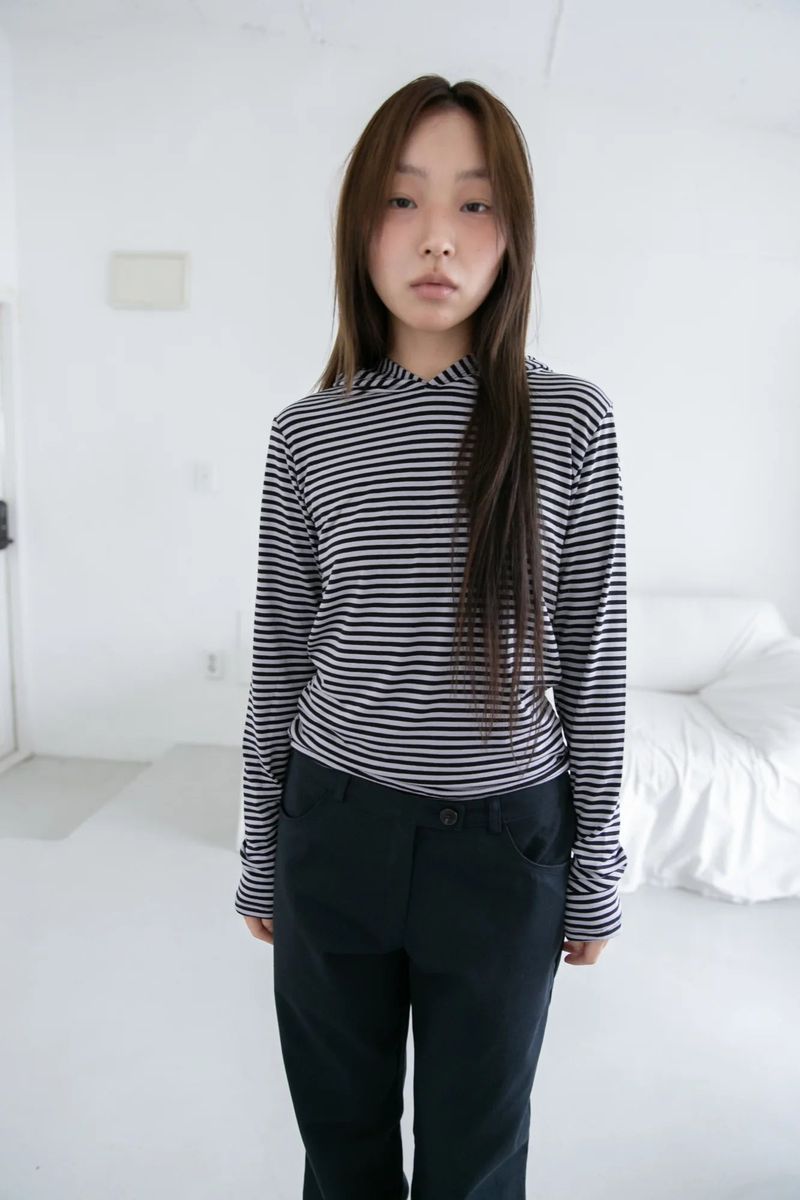omoosoohy（オムスヒ）の「ストライプレギュラーフードトップ(2colors)（トップス）」