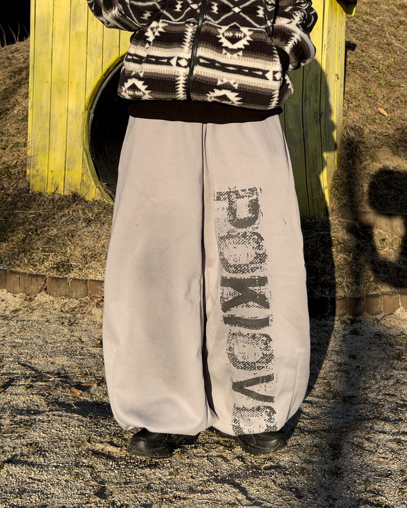 Poki Big Wide Lettering Sweat Pants