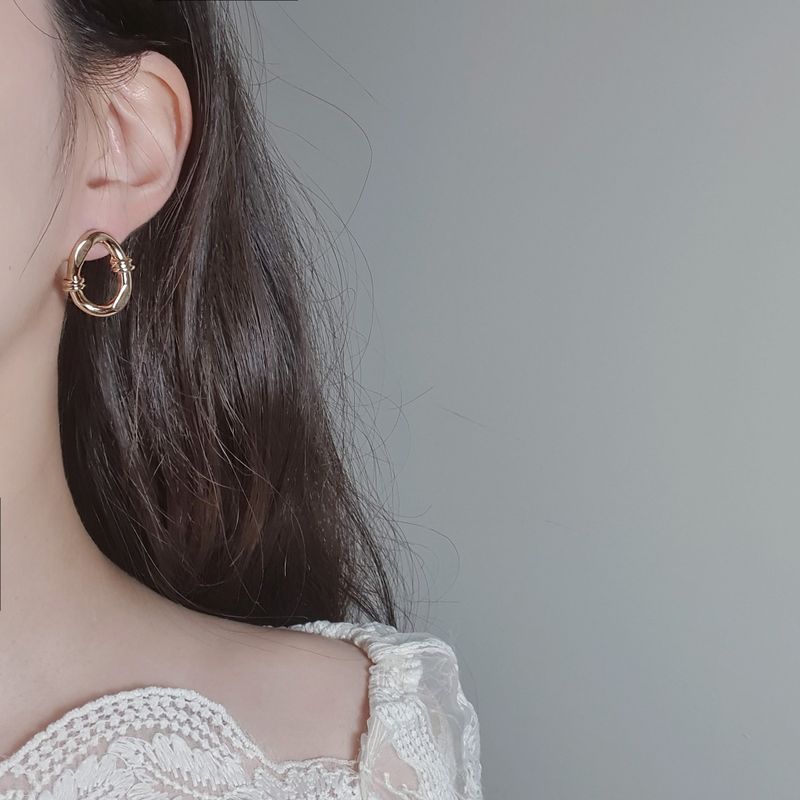Knotted Oval Ring Piercing - Gold