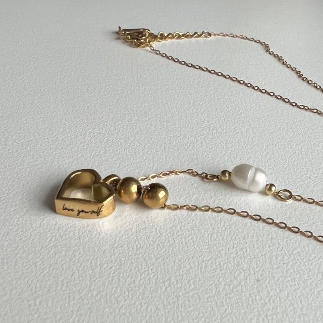 loys Lettering Heart Fresh Water Pearl Ball Guest Necklace