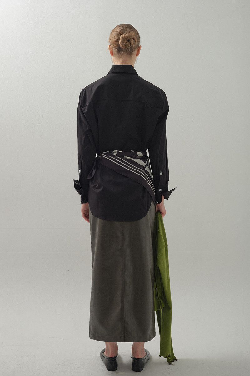 Hidden Embroidery Stitch Shirt_Black