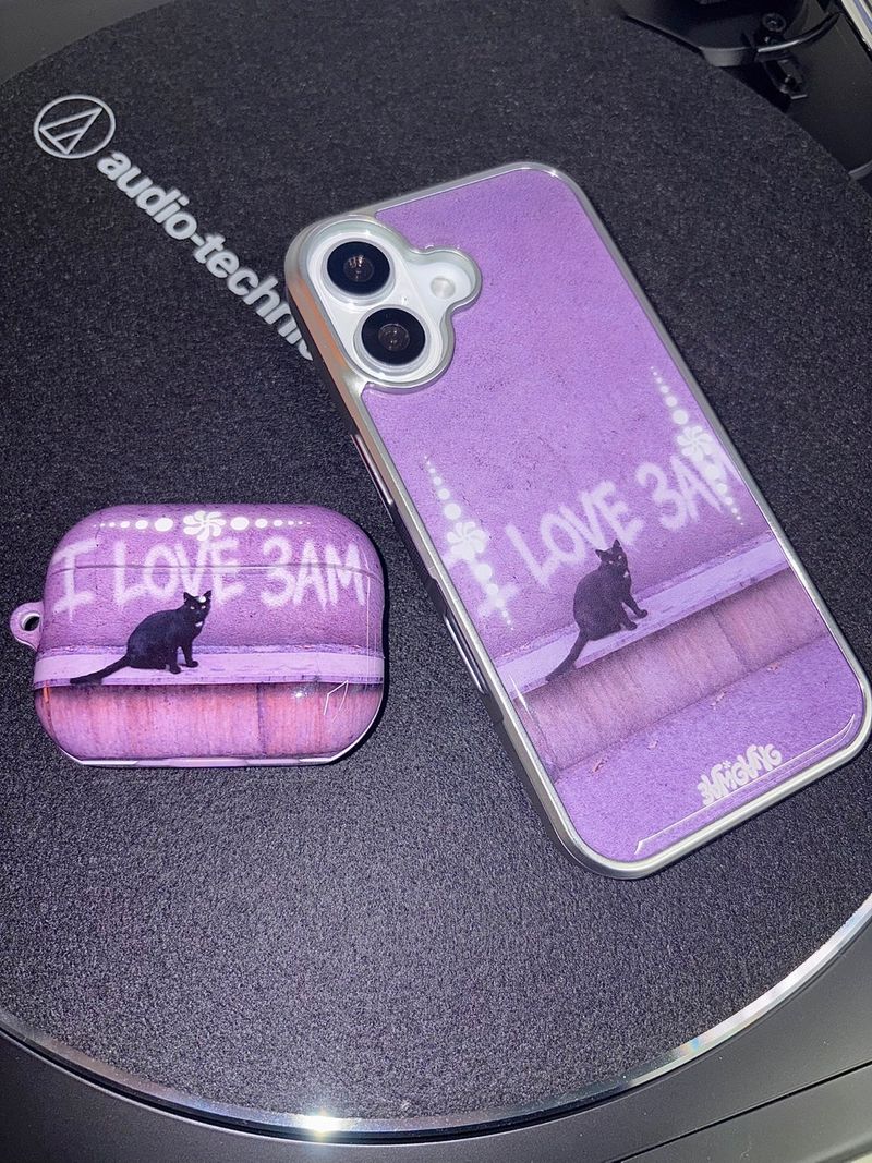 Furry Friends airpods case_Cat